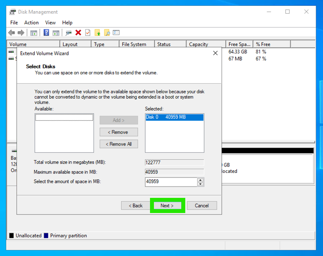 The Extend Volume Wizard with the Next button highlighted.